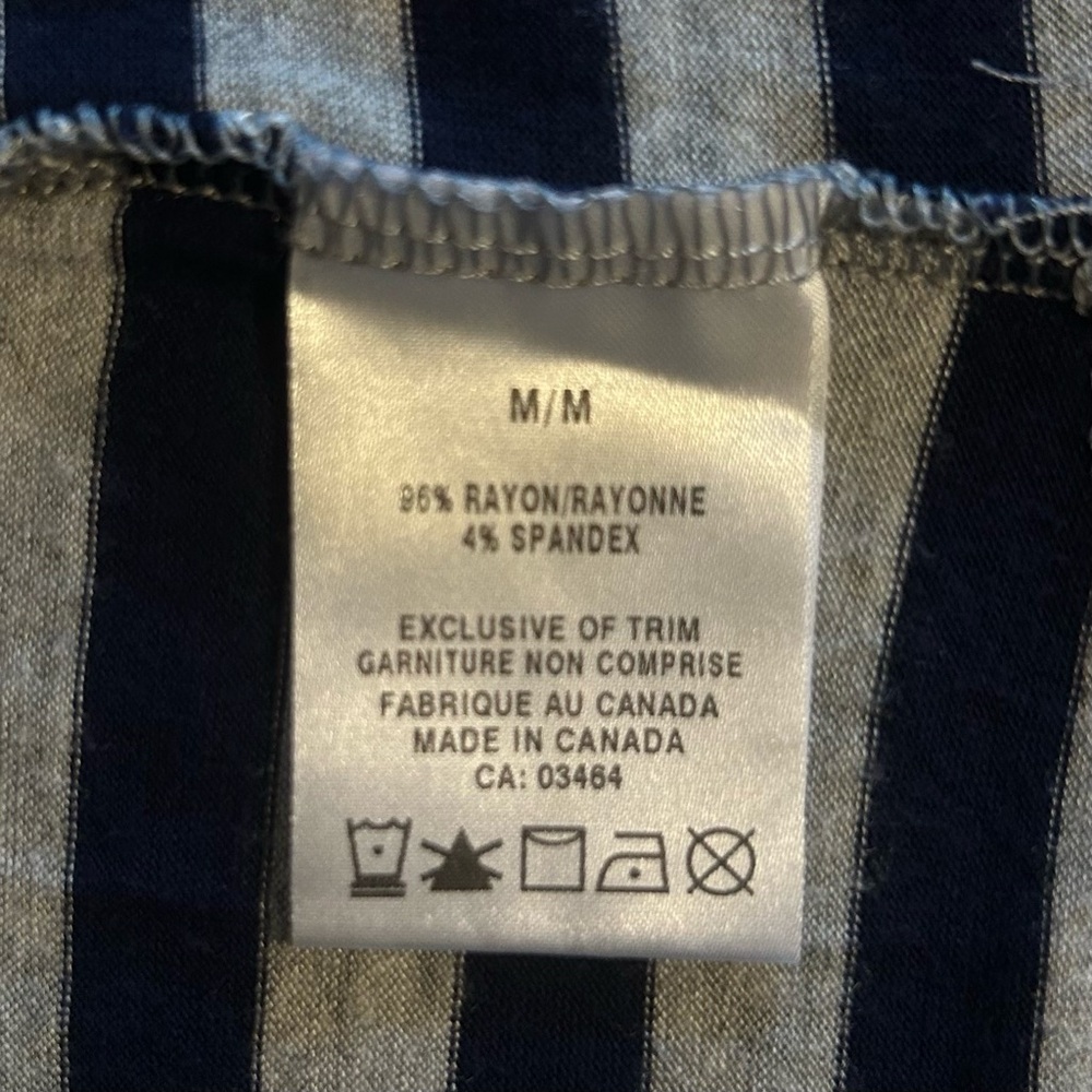 Ricki’s Sleeveless Knit Top Rayon Blend Navy Stripe Womens Medium - Picture 6 of 7